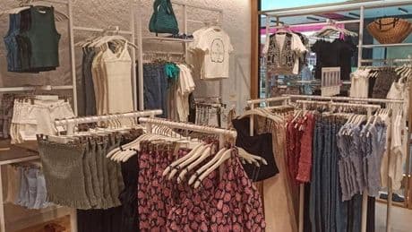 La firma juvenil de Mango abre una tienda en Max Center