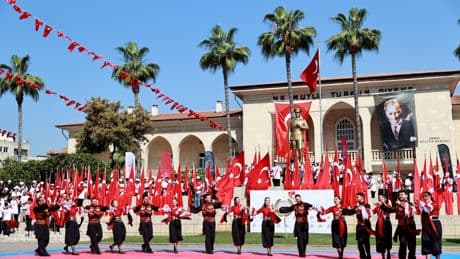Adana ve çevre illerde 19 Mayıs Atatürk'ü Anma, Gençlik ve Spor Bayramı kutlandı