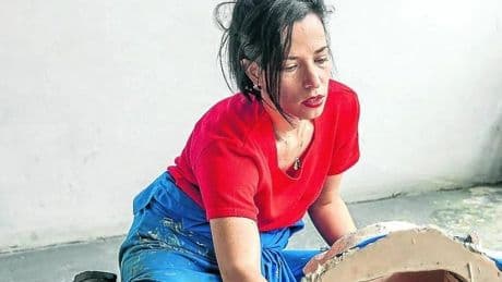 La escultora June Crespo lidera la presencia vasca en las Becas Leonardo