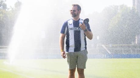 Hertha-Boss nass gemacht - Drescher redet vom Doppel-Aufstieg