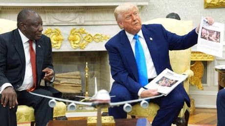 „Furchtbarer Tod“ – Trump führt Südafrikas Präsidenten im Weißen Haus vor