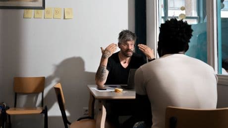 Hulpverleners over strafbaarstelling hulp bij illegaliteit: ‘Dit voorstel is in strijd met de mensenrechten’