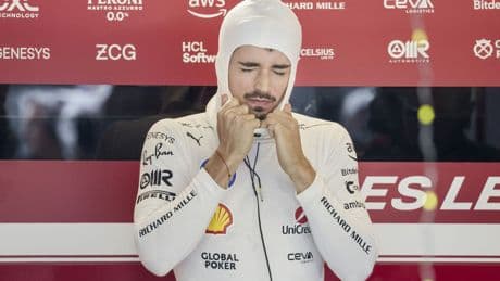 Leclerc protagoniza el accidente más ridículo en el GP de Miami: estrella el coche antes de la carrera