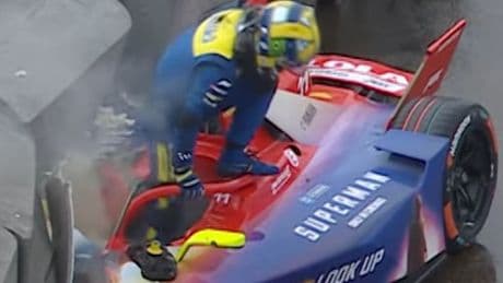 Chaos nach Regen – Heftiger Unfall von di Grassi, Porsche verliert ein Rad