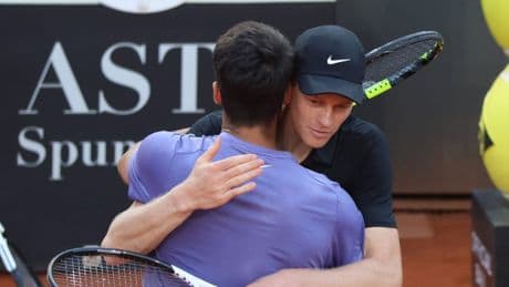French Open im Liveticker: Alcaraz trifft im Finale auf unbezwingbaren Sinner