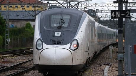 El tren y las barbas del vecino