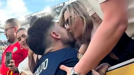 Genialer Assist - Donnarumma hilft bei DIESEM Knutscher