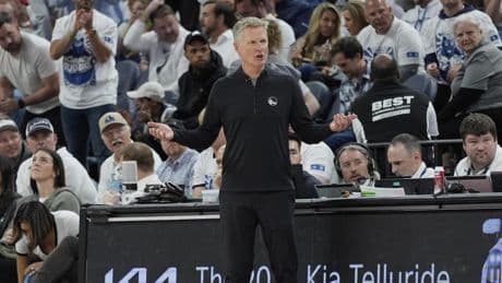 Steve Kerr: "Tenemos que encontrar una nueva fórmula sin Curry"