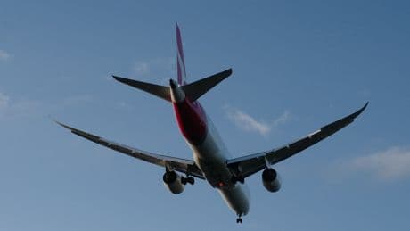 15-Hour Qantas Flight Takes Passengers From Perth to Perth Amid Mideast Closures