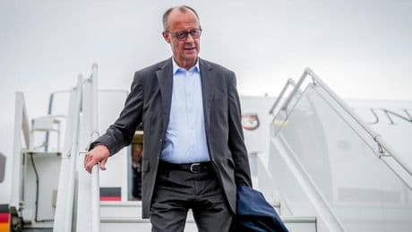 In der Außenpolitik übertrumpft Merz eher noch das, was er angekündigt hat