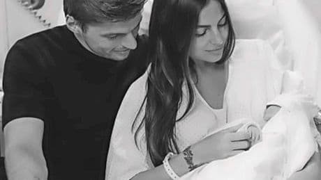 Max Verstappen en Kelly Piquet ouders geworden van dochtertje Lily