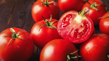 Grüner Tomaten-Strunk: Harmlos oder gefährlich? Was Sie wissen sollten