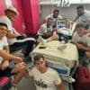 Rugby. Blessé, Maxime Lucu s’affiche tout sourire à l’hôpital avec ses coéquipiers de l’UBB