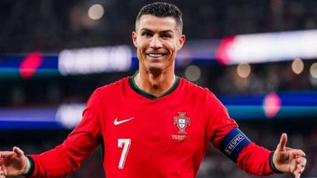 Cristiano Ronaldo bu kez saha dışında rekor kırdı! Yıldız futbolcunun servetini görenler gözlerine inanamadı