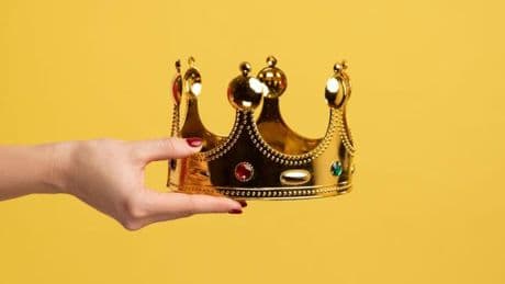 Le “traitement de princesse” ou la dangereuse exaltation réactionnaire des “tradwives”