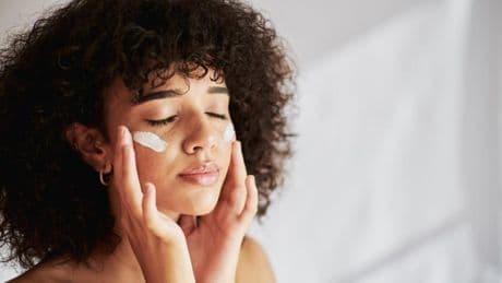 Sanidad ordena la retirada inmediata de este popular producto cosmético en España: si lo tienes en casa, no lo uses