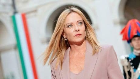 Putin minaccia le truppe europee, Meloni: «C?è chi sta giocando con il fuoco». La premier accelera sulle garanzie a Kiev