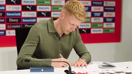 Aanvoerder Jerdy Schouten zet kroon op ’fantastische weken’ met contractverlenging bij PSV