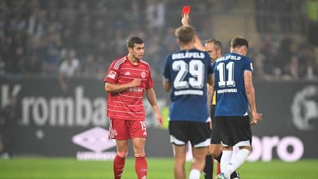 „Darf mir nicht passieren“ - Oberdorf nimmt Schwach-Schiri in Schutz!