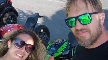 Gioia Fioravanti morta in moto a 36 anni due giorni prima del funerale del compagno (scomparso per un male incurabile)