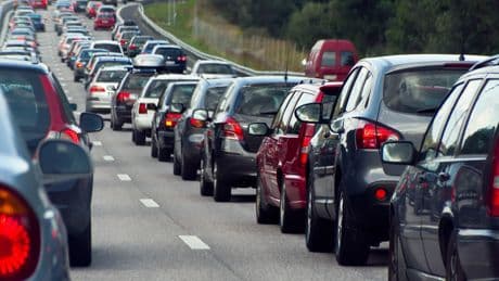 Près de trois heures de bouchons sur l’autoroute A7 après plusieurs départs de feu