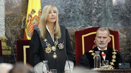 La tensión política estalla de lleno en el acto que da inicio al curso judicial