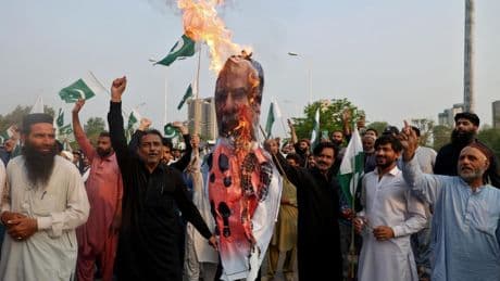 Pakistán promete responder al ataque con misiles de India pese al riesgo de una "guerra total" entre dos potencias nucleares