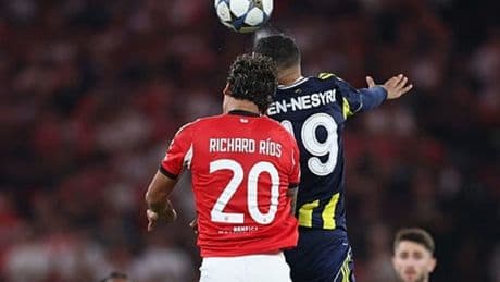 72’de ilk şut direkten döndü