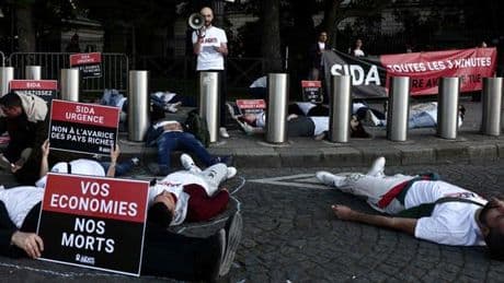 Lutte contre le sida : des associations appellent la France à se mobiliser après les coupes budgétaires américaines