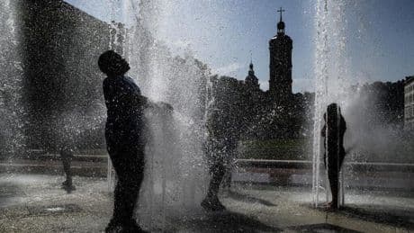 France: 73 départements placés en vigilance orange alors que la canicule s'intensifie