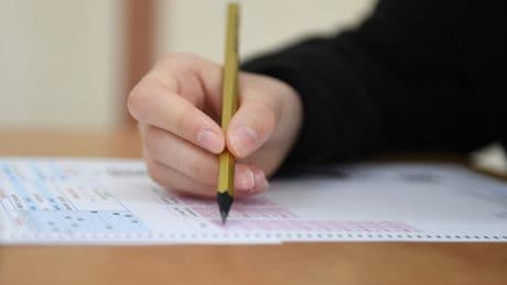 Milli Eğitim Bakanlığı Akademi Giriş Sınavı'nın ilk oturumu başladı