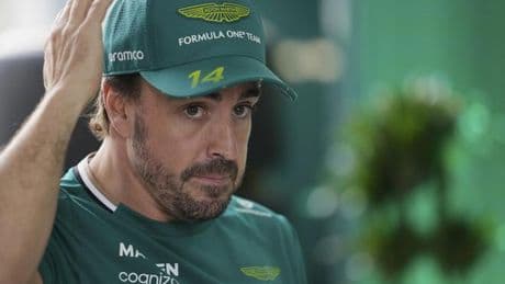 Aston Martin hunde las expectativas de Fernando Alonso: "De momento, no le podemos dar nada"