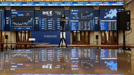 El Ibex toca los 15.000 puntos por primera vez desde el 2008