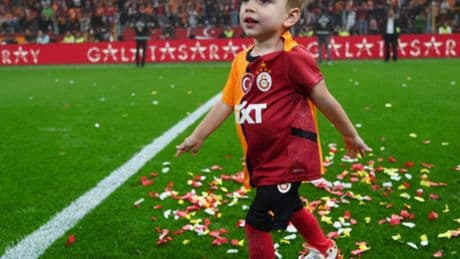 Ciro ağabey oldu!