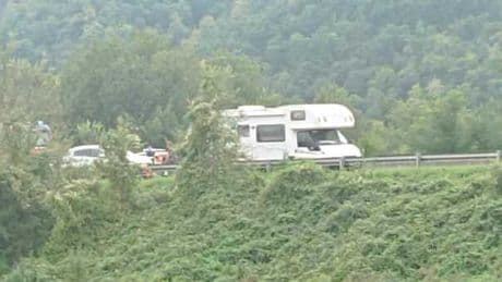 Tir travolge furgone Anas che soccorre camper in panne, morta bambina di 8 anni in viaggio con la famiglia sulla E45