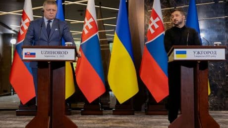 Selenskyj drängt slowakischen Regierungschef zu Beendigung russischer Erdölimporte