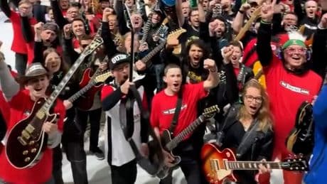 1200 Musiker! - So klingt die größte Rockband der Welt