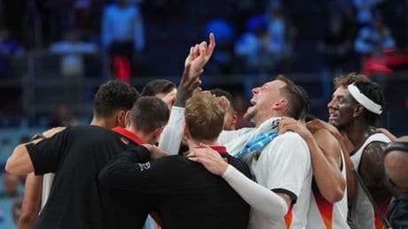 Basketball-EM: "Sind nicht fertig": Schröder führt Deutschland ins Finale