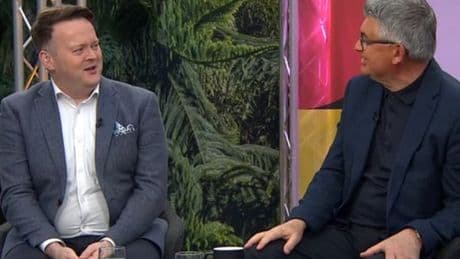 John Higgins earns Batman comparison as snooker ace Shaun Murphy left in disbelief by John Parrott quip
