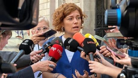 ERC y los Comuns exigen medidas contra la especulación en vivienda a la misión de eurodiputados