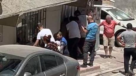 Esenyurt'ta ev sahibi ile kiracı arasında kavga: Habersiz eve girdi iddiası
