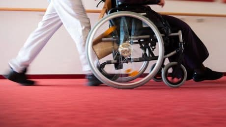 Warnung vor Drittanbietern: So funktioniert die Masche mit den Pflegemitteln