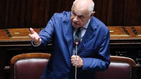 Almasri, caccia a Nordio: "Si dimetta subito". Ma per il governo l'errore l'hanno fatto i magistrati
