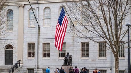 Harvard perde 60 milioni di fondi federali per mancato contrasto all’antisemitismo