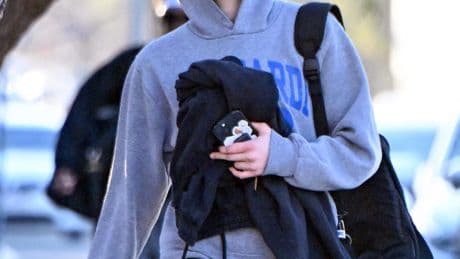 Dochter Angelina Jolie schrapt haar vader Brad Pitt voorgoed...