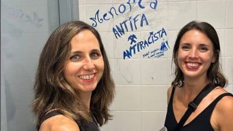 Montero y Belarra, del bikini al convento
