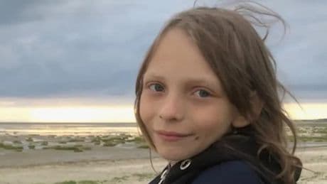 Après plus de trois ans de combat contre un cancer rare des os, Léna, 10 ans, a succombé à la maladie