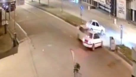 Şanlıurfa’da otomobiller çarpıştı: 1 ölü, 2 yaralı