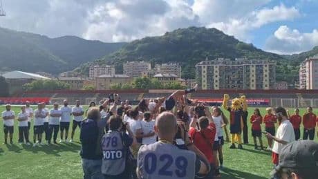 Genoa Women, la festa per la promozione in A alla Sciorba dopo il 3-3 con l'Arezzo