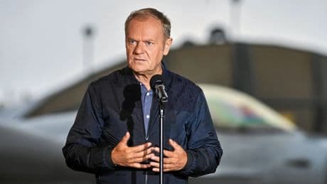 Krieg in der Ukraine: Tusk widerspricht Trump: Drohnenangriff war kein Versehen